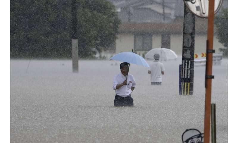 Inundaciones mortales golpearon varios países a la vez.  Los científicos dicen que esto solo será más común