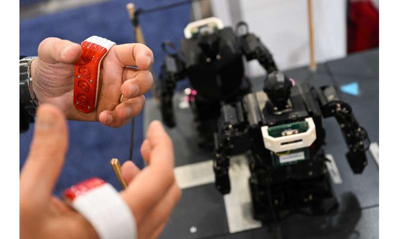 Demonstrasi sistem Tactigon kanggo ngajari gerakan menyang robot tanpa kudu program