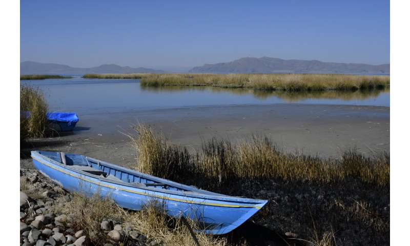 Experts say Lake Titicaca is suffering low levels due to climate change