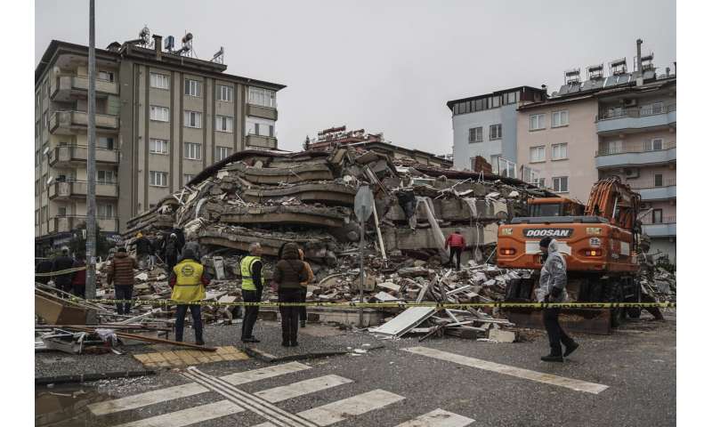 Quake deaths pass 5,000 as Turkey, Syria seek survivors
