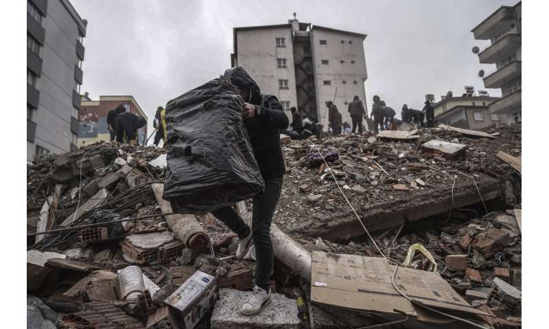 Quake deaths pass 5,000 as Turkey, Syria seek survivors