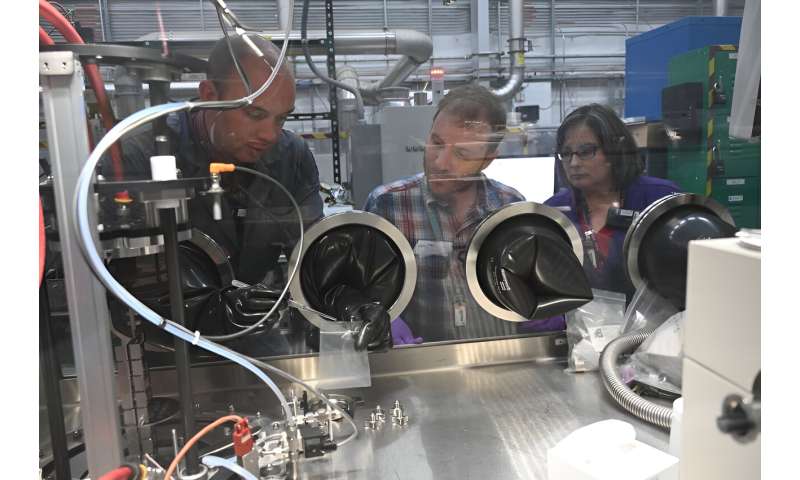U.S. researchers fabricate commercial grade uranium dioxide HALEU fuel