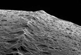 How Iapetus got its ridge