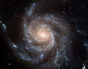 This new Hubble image reveals the gigantic Pinwheel galaxy