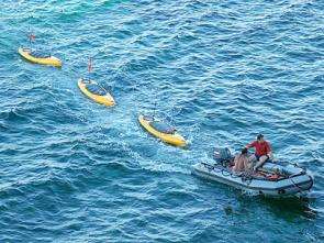 Kayaks adapted to test marine robotics
