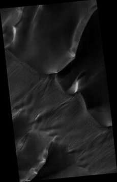 HiRISE Team Begins Releasing a Flood of Mars Images Over the Internet