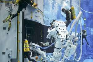 Goddard Engineers and Divers Multi-Task for Hubble
