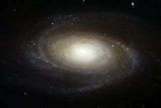 Hubble photographs grand spiral galaxy Messier 81