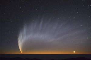 Unique observations of Comet McNaught reveal sprinkling nucleus