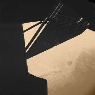 Stunning view of Rosetta skimming past Mars