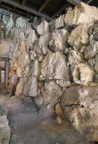 Israeli archaeologists find ancient fortification (AP)