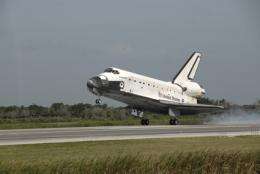Shuttle Endeavour lands safe in Fla.