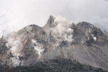 Ash shows past eruptions 'underestimated'