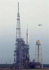 Bad weather delays NASA new rocket test flight (AP)