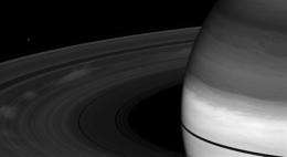 Ghostly 'Spokes' Puff Out From Saturn's Ring's