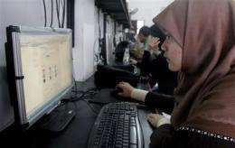 Indonesian imams OK Facebook - but no flirting! (AP)