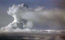 New eruptions at Alaska's Mount Redoubt volcano (AP)