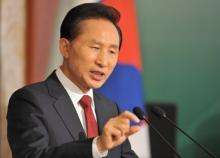 Premier Lee Myung-Bak has offered support to aid South Korean firms gain 10 percent of the global electric car market