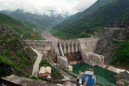 UN study advises caution over dams (AP)