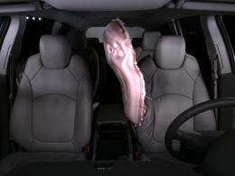 General Motors announces first center mounted airbags