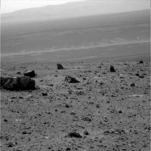 New Mars rover snapshots capture Endeavour crater vistas
