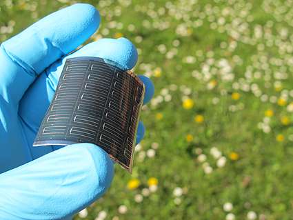 Record efficiency of 18.7 percent for flexible CIGS solar cells on plastics