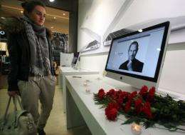 Apple's website on Monday featured video of a music-laced tribute to Steve Jobs held last week at their headquarters