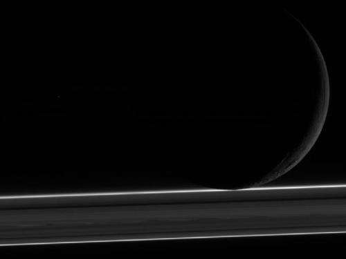 Cassini flyby focuses on Saturn's moon Enceladus