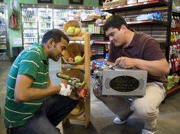 Comparing apples and oranges: Purdue handheld technology detects chemicals on store produce