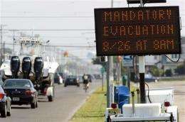 Experts praise decisions to evacuate from Irene (AP)