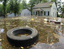 Flooding peaks in Memphis; downstream danger lurks (AP)