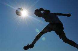 Pediatricians: Sports in heat OK with precautions (AP)