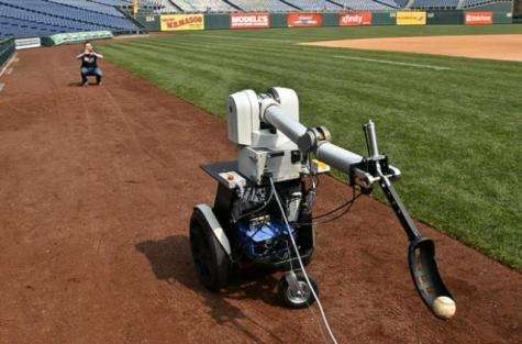 Robot to throw out first pitch at Phillies game