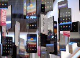 Samsung was due to unveil a Galaxy Nexus smartphone on Tuesday