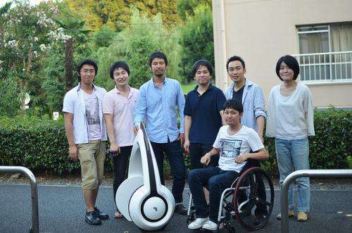 Wheelchair transformer draws viewers at Tokyo show