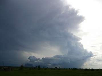 Daytime storms more likely to develop over drier soils