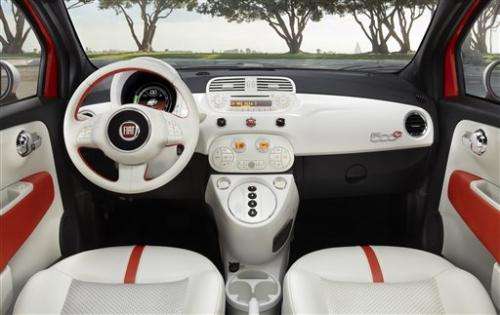 Fiat 500 adds electric and big versions to  lineup