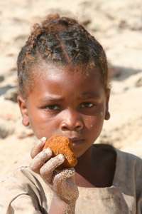 Study documents the eating of soil, raw starch in Madagascar