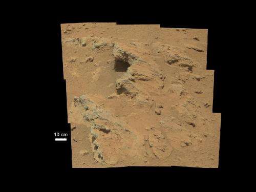 Curiosity rover finds old streambed on martian surface