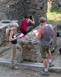 Exhibit show Pompeian life before Vesuvius' wrath