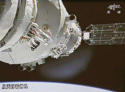 Chinese spacecraft docks with orbiting module