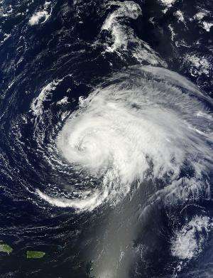 NASA sees Hurricane Leslie's eye close
