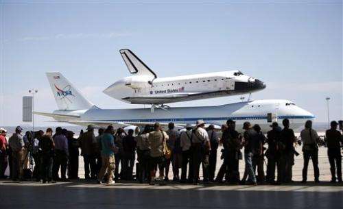 Endeavour lands at LA airport after aerial tour