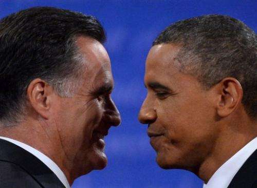 US President Barack Obama (R) and Republican presidential candidate Mitt Romney