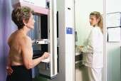 研究:接受胸部辐射后，女孩患早期乳腺癌的风险更大