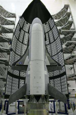 Air Force sends mystery mini-shuttle back to space