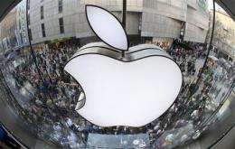 Apple briefly passes Exxon as most valuable co. (AP)
