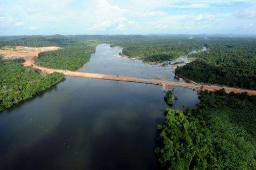 Brazil's Supreme Court has approved the resumption of work on the huge Belo Monte dam in the Amazon