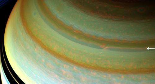 Cassini shows why jet streams cross-cut Saturn