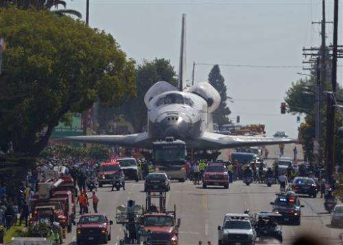 Endeavour's final miles turn into all-night affair